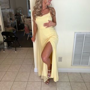 David’s Bridal Canary Yellow Bridesmaid Dress Women’s size 2